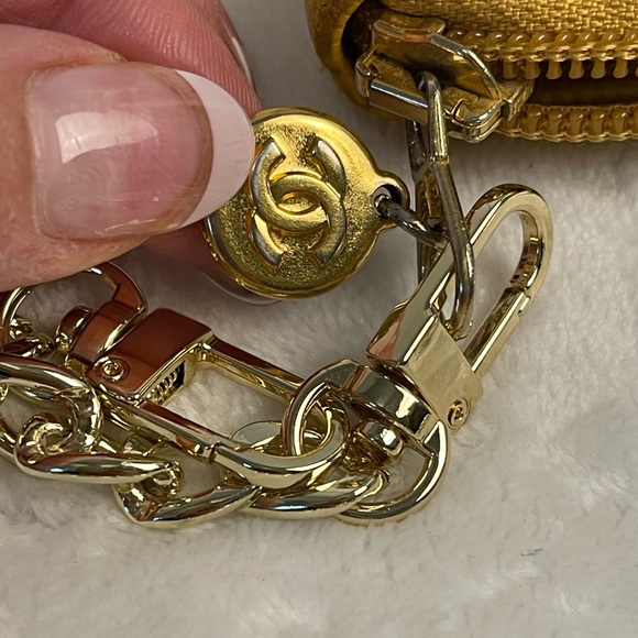AUTHENTIC CHANEL 🔥CAVIAR LEATHER ZIP AROUND OVERSIZED WALLET ON A CHAIN - Picture 13 of 14